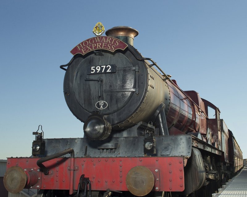 Universal Orlando Steams Ahead With Immersive Hogwarts Express Attraction Linking Parks