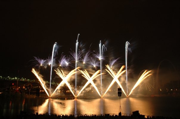 La Ronde Hosts 2014 L’International des Feux Loto-Quebec Fireworks Competition