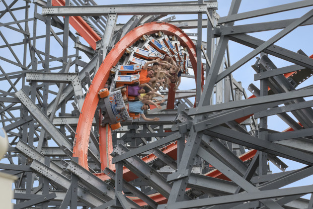 Bizarro and Wicked Cyclone at Six Flags New England Awarded Top Coasters by USA TODAY