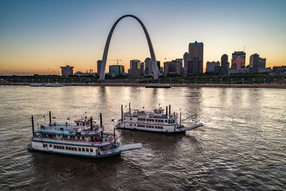 gateway arch riverboats photos