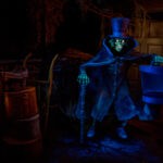 Haunted Mansion at Disneyland Park – Hatbox Ghost