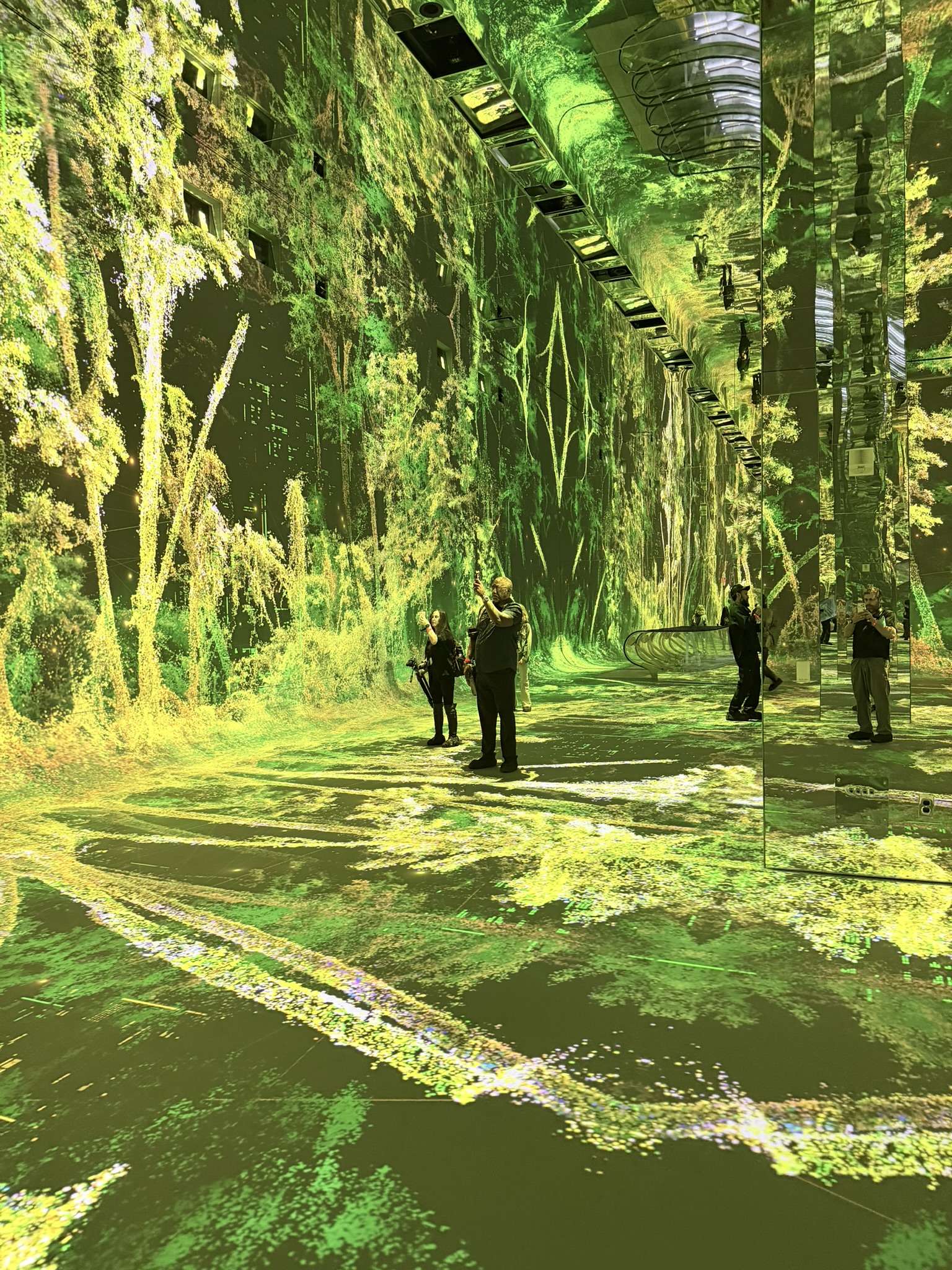 Projector Screen Reflectivity A collaborative journey: Refik Anadol’s DATALAND comes to life ...
